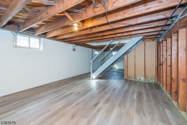 Building Photo - 78 Beechwood Ave