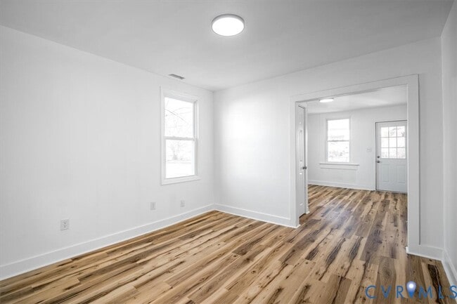 Building Photo - 1609 Buren St