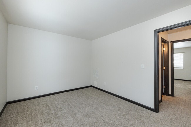 Building Photo - 721 Princeton Ct