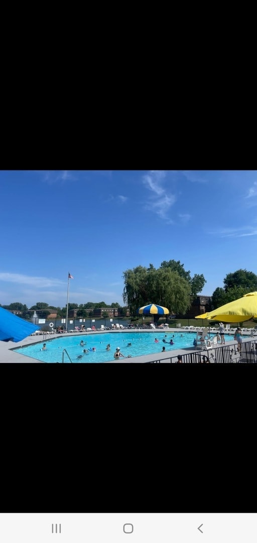 Building Photo - 9460 Bay Colony Dr