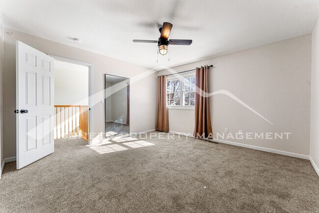Building Photo - Beautiful Home with Fenced Back Yard and Cozy Fireplace