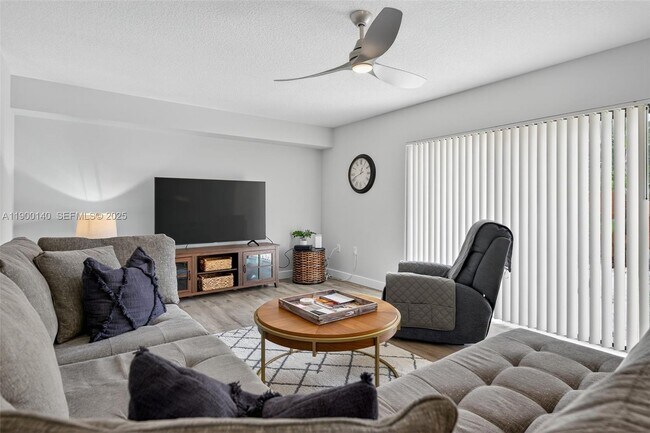 Building Photo - 2701 27th Ct