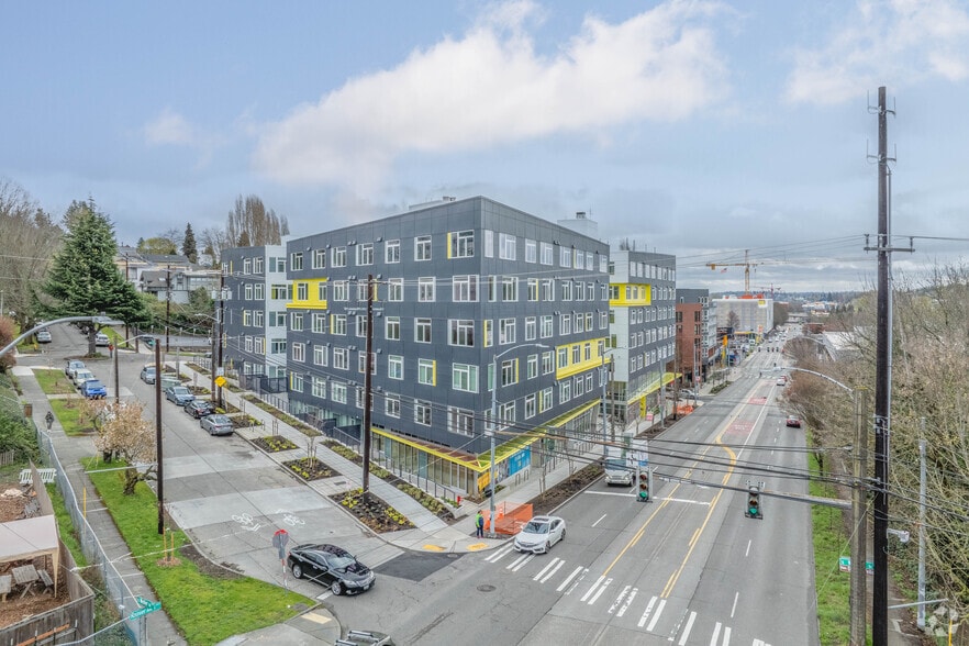 Building Photo - Hilite