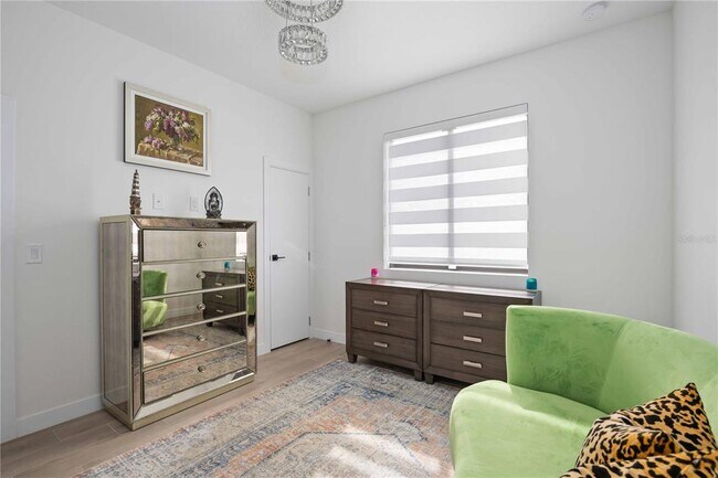 Building Photo - 7520 N Coolidge Ave