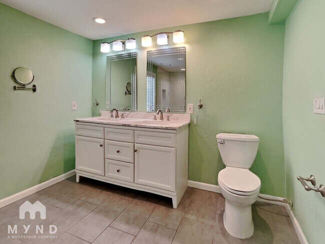 Building Photo - 17323 E Rosita Dr