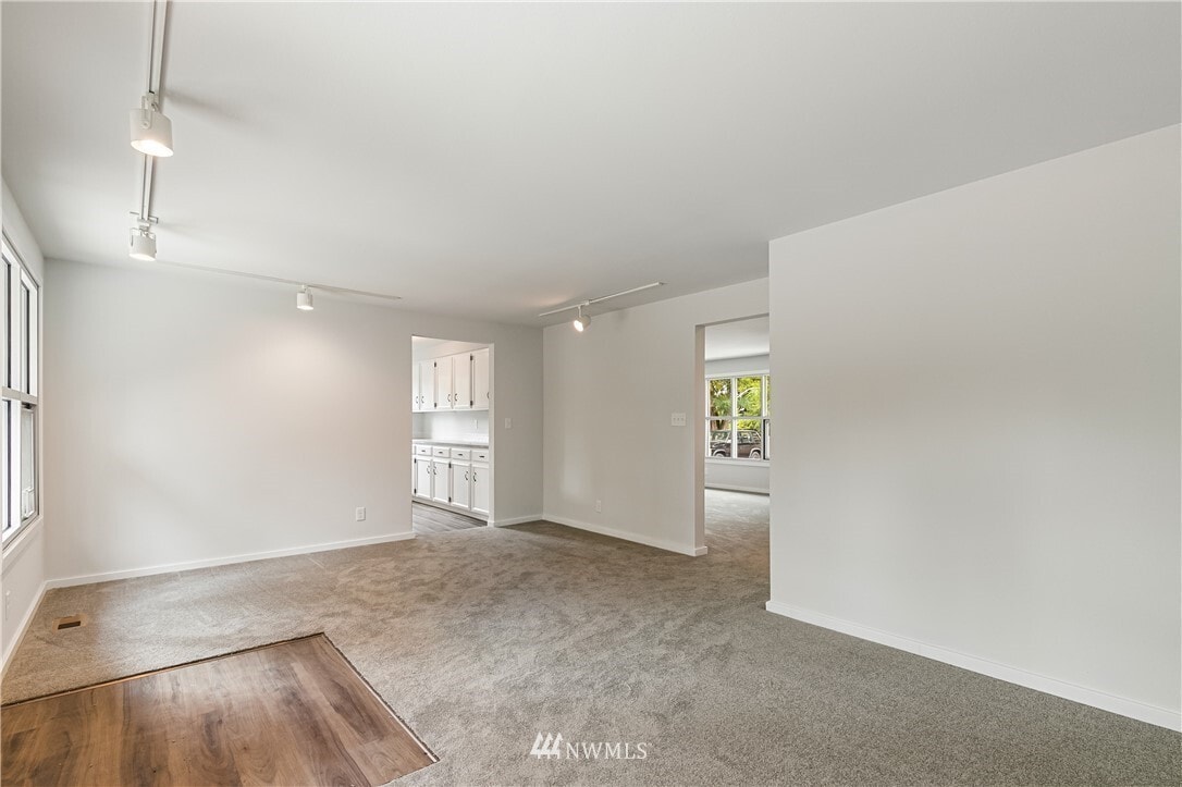 Building Photo - 1102 Yew St