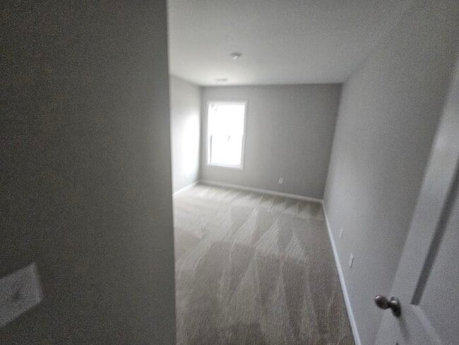 Building Photo - 1 year old 5 bedroom home w community pool!