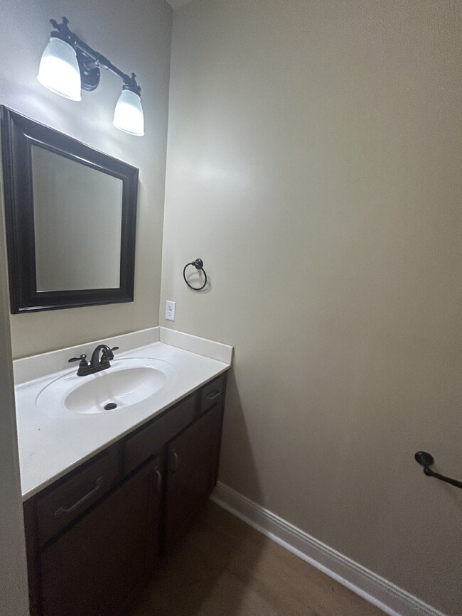 Building Photo - 3-Bedroom 2.5 Bathroom with Walk In Closets and 2-Car Garage For Rent