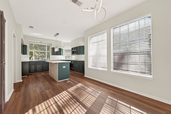 Building Photo - 16410 Fondren Grove Dr