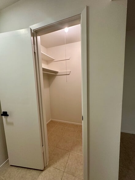 Closet - 1302 Thornridge Rd