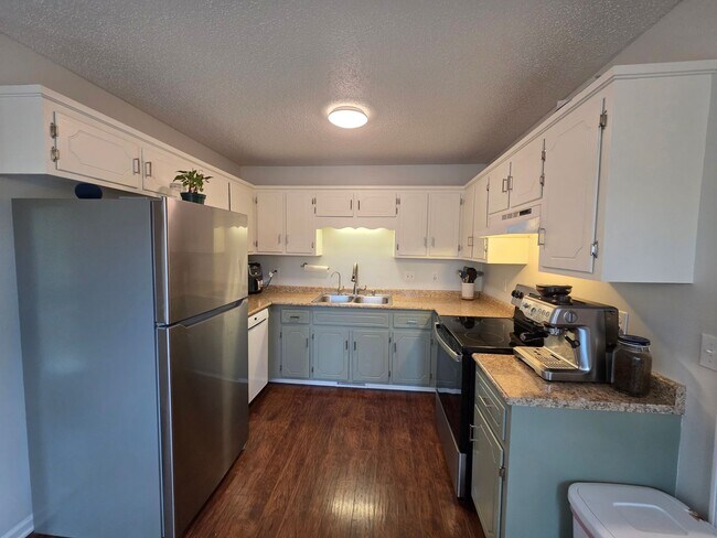 Building Photo - Welcome to Your Dream Retreat!