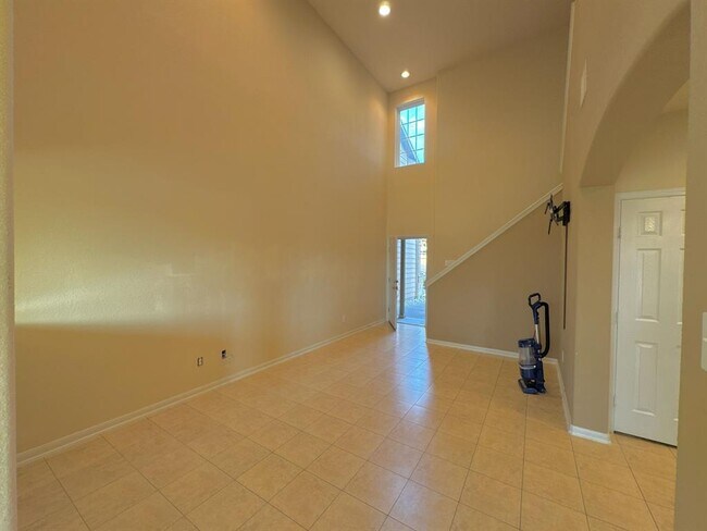 Building Photo - 3942 Calgary Cir