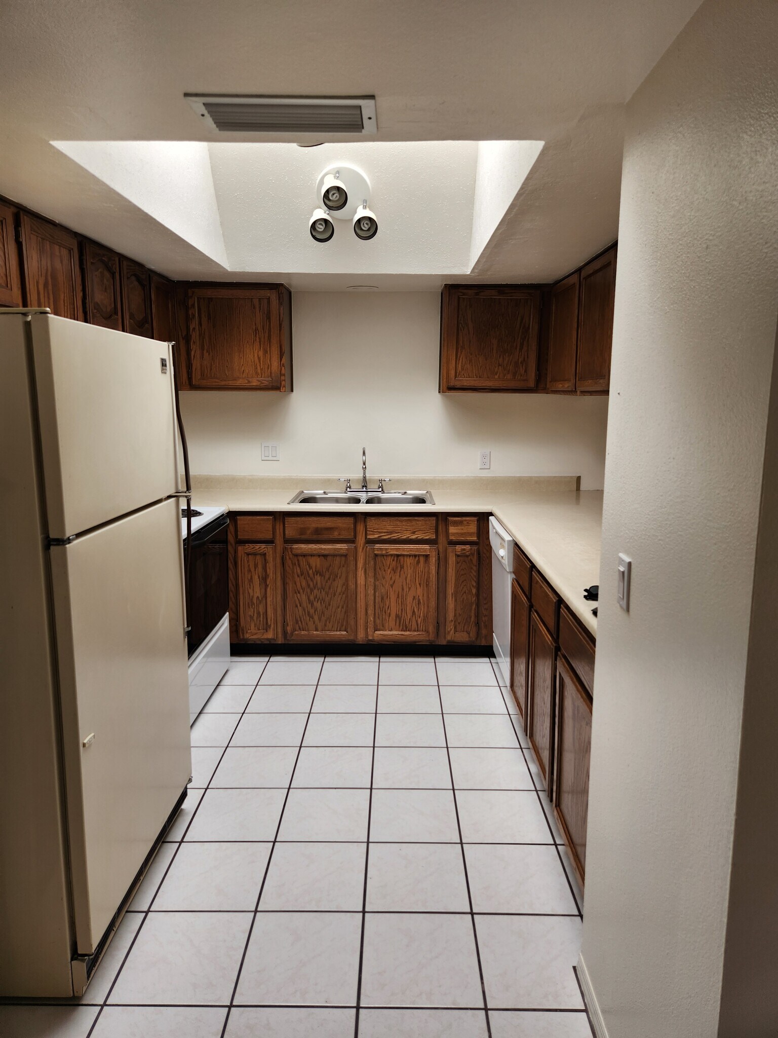 Building Photo - 14404 N 57th Dr