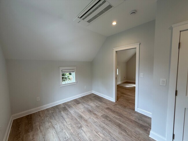 Building Photo - 91 Blue Ridge Rd