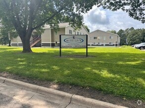 Primary Photo - Suite Liv'n Willmar