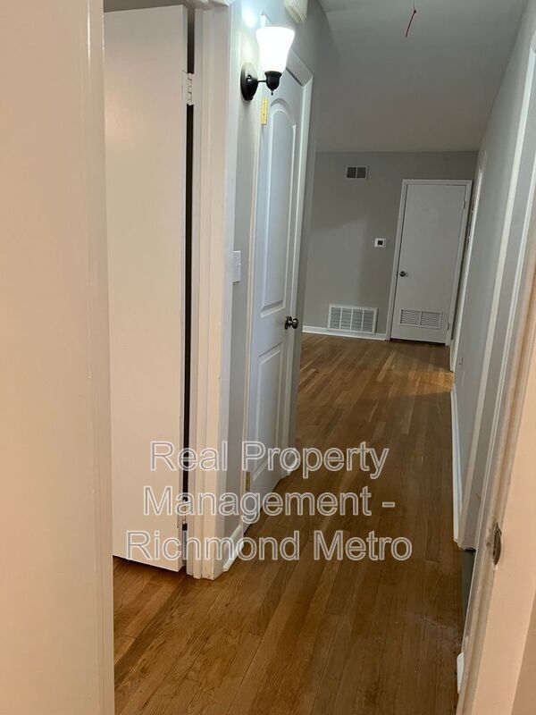 Building Photo - 1140 Shuford Ave