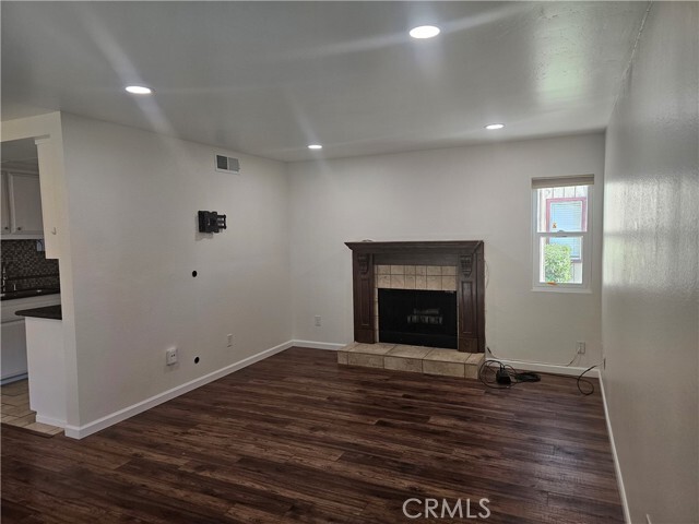 Building Photo - 6556 College Grove Dr