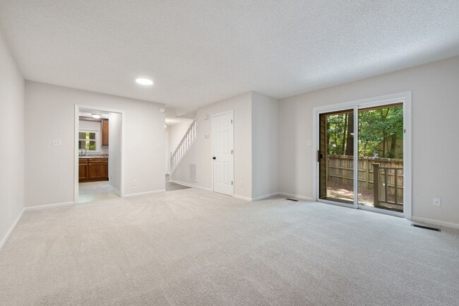 Building Photo - WOW!! Prime location and quite living in Charming 2brd 2.5 bath townhouse