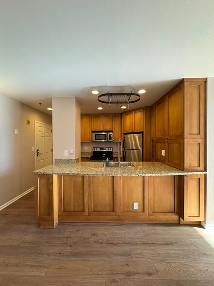Building Photo - 270 E Highland Ave