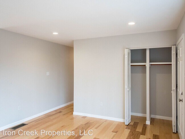 Building Photo - 3 br, 2 bath House - 16 King Arthur Place