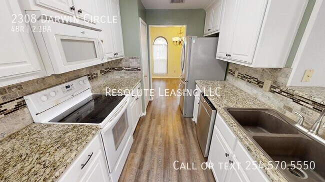 Building Photo - 2308 Darwin Cir