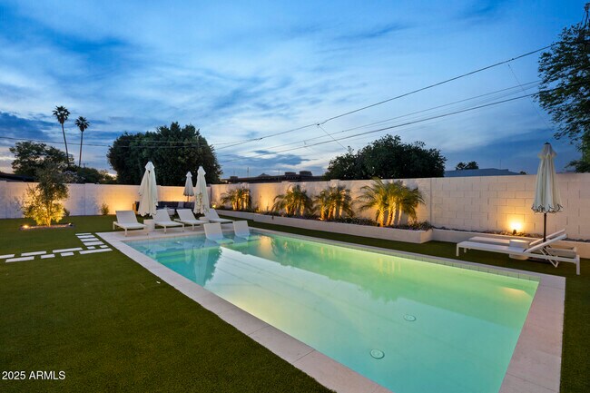 Building Photo - 7736 E Avalon Dr