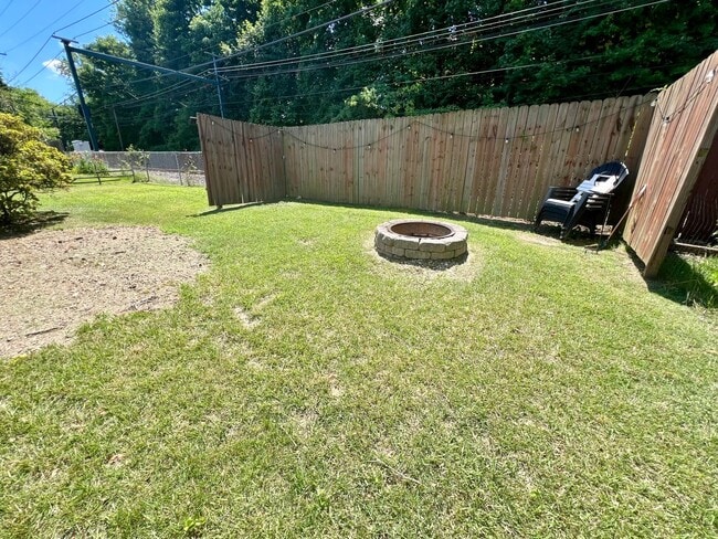 Building Photo - Gorgeous 3-Bedroom Home in Drexel Hill with Garage! Available mid-May!