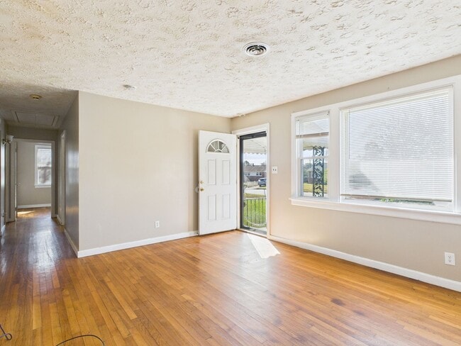 Building Photo - 2010 Cleary Rd