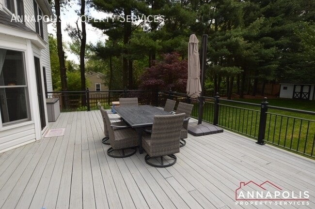 Building Photo - 555 Brightview Dr