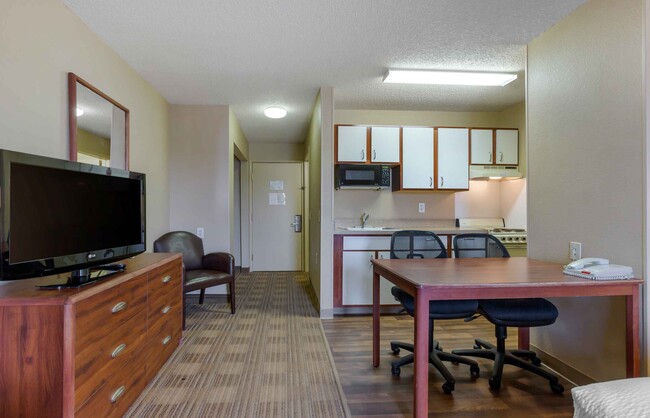 Building Photo - Furnished Studio-El Paso - West