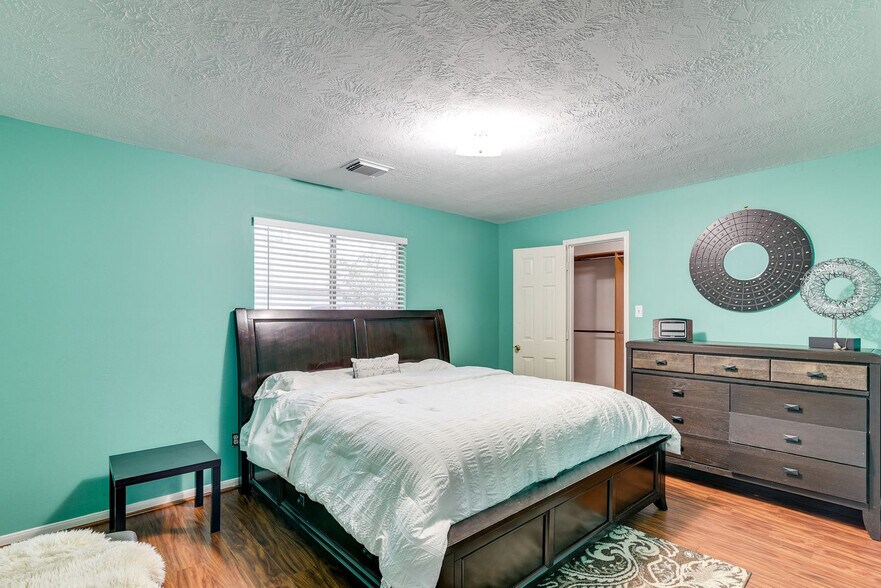 Building Photo - 16523 Terrace Hollow Ln