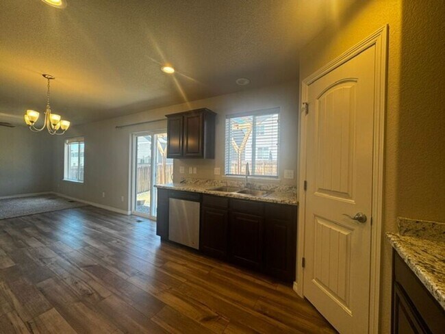 Building Photo - 5338 Kingscote Dr