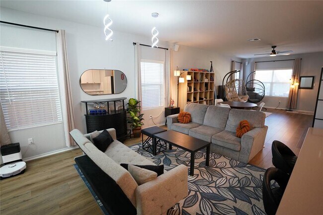 Building Photo - 8014 Purple Aster Pass