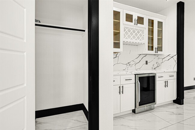 Building Photo - 13106 Donegal Way