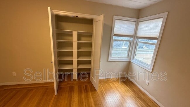 Building Photo - 4174 Howe St