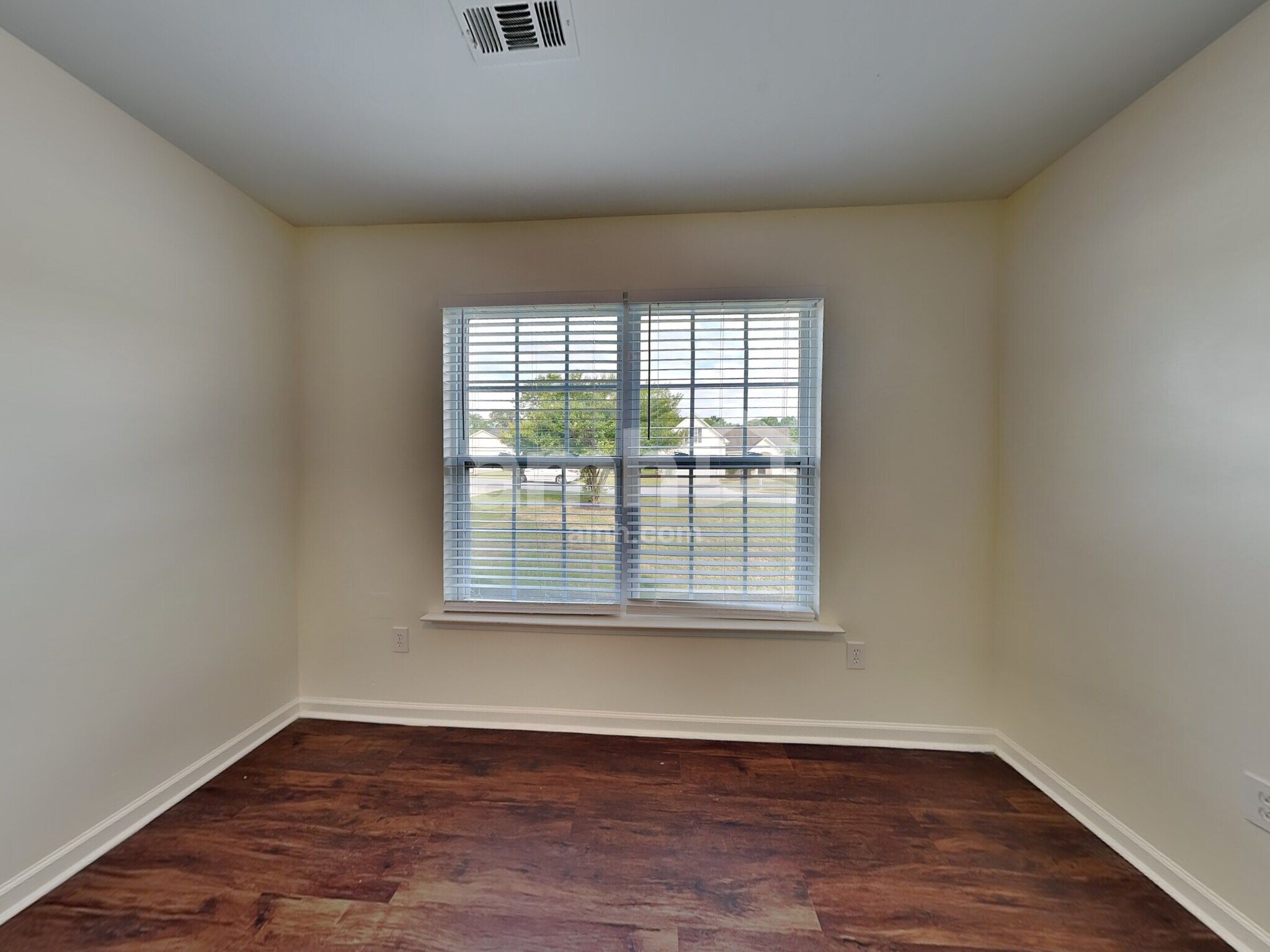 Building Photo - 218 Bellport Dr