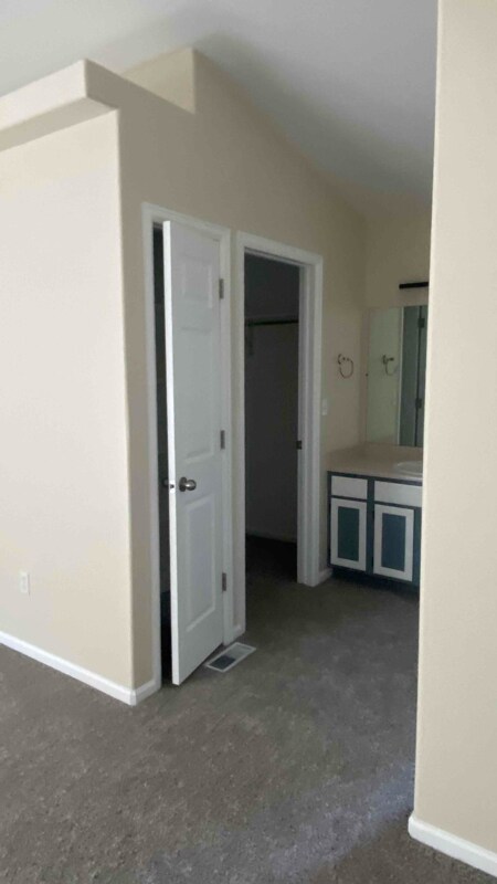 Building Photo - 930 W 133rd Cir