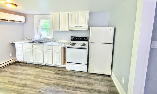 Kitchen - 43 N Highland St