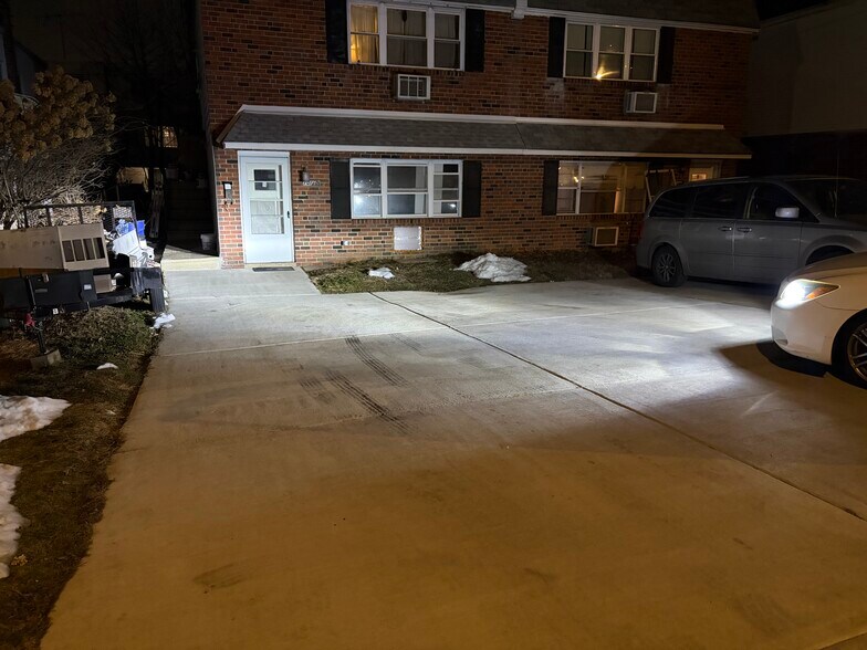 Building Photo - 10112 Verree Rd