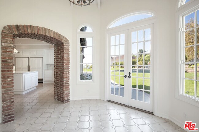 Building Photo - 27437 Winding Way