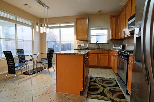 Building Photo - 11008 Crazy Well Dr