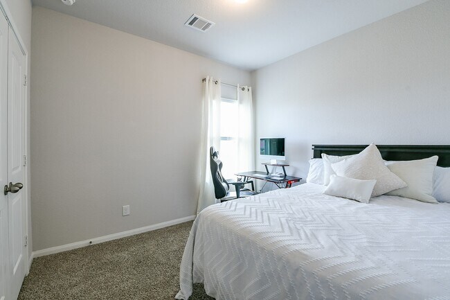 Building Photo - 24967 Goldoni Dr