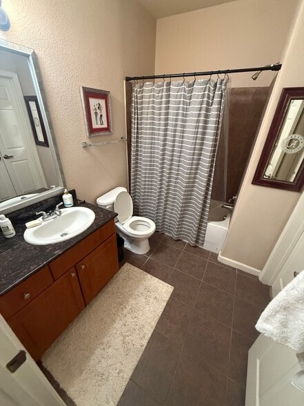 Building Photo - 600 13th St E