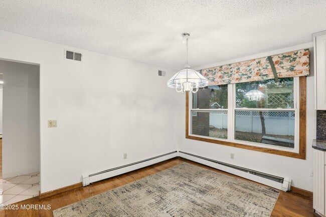 Building Photo - 601 Duchess Ct