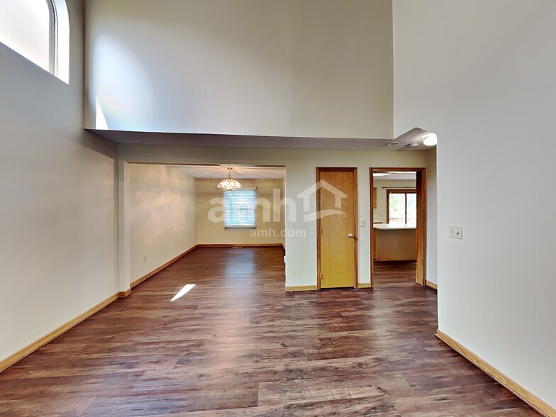 Building Photo - 6757 Eddleston Ct