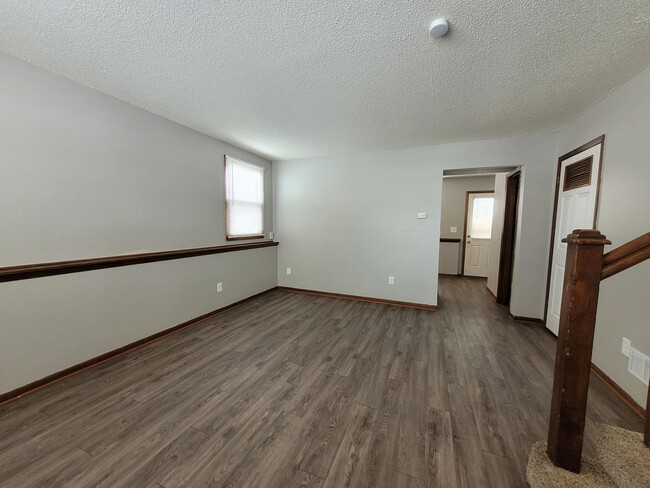 Building Photo - 1761-1763 E Lacona Avenue