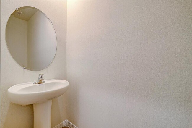 Building Photo - 17440 Crescent Moon Lp