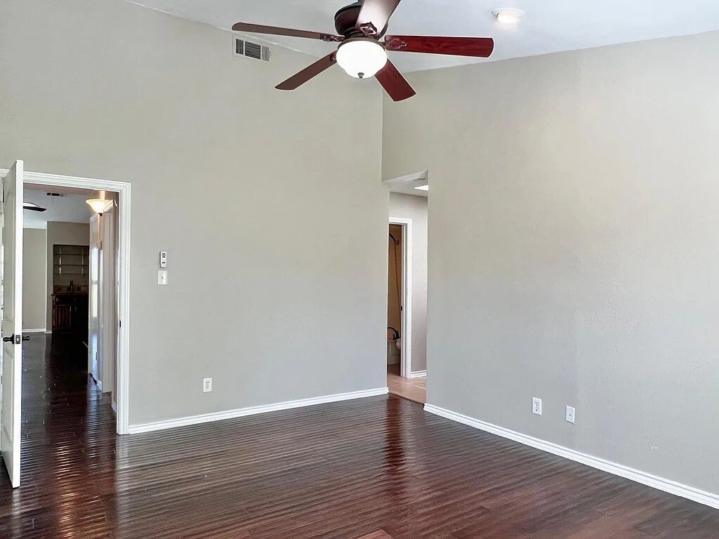 Building Photo - 3703 Mediterranean St