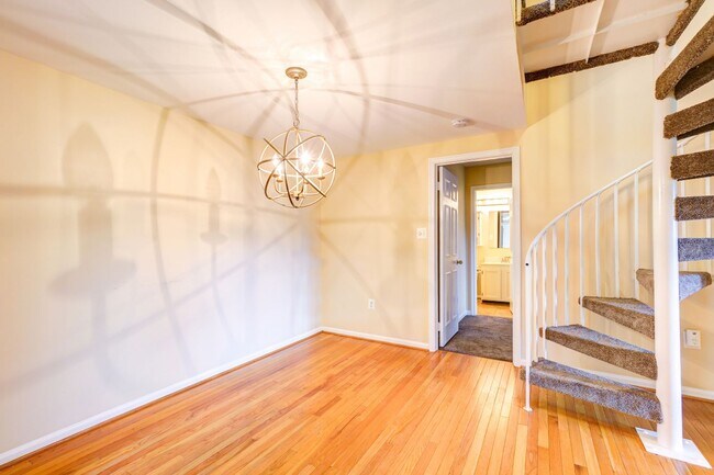Building Photo - Beautiful 2-Bedroom 2-Bathroom Condo with Loft In The Heart of Germantown