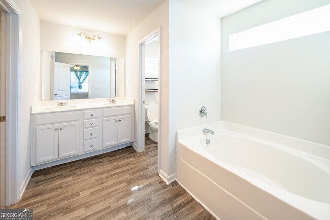 Building Photo - 132 Fresh Laurel Ln